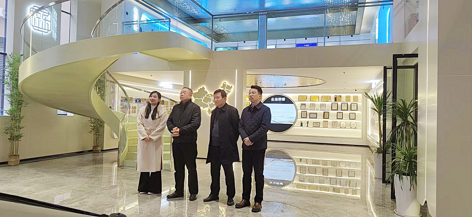 湖湘文化学者莅临百年医仁，共探中医药非遗传承与创新发展