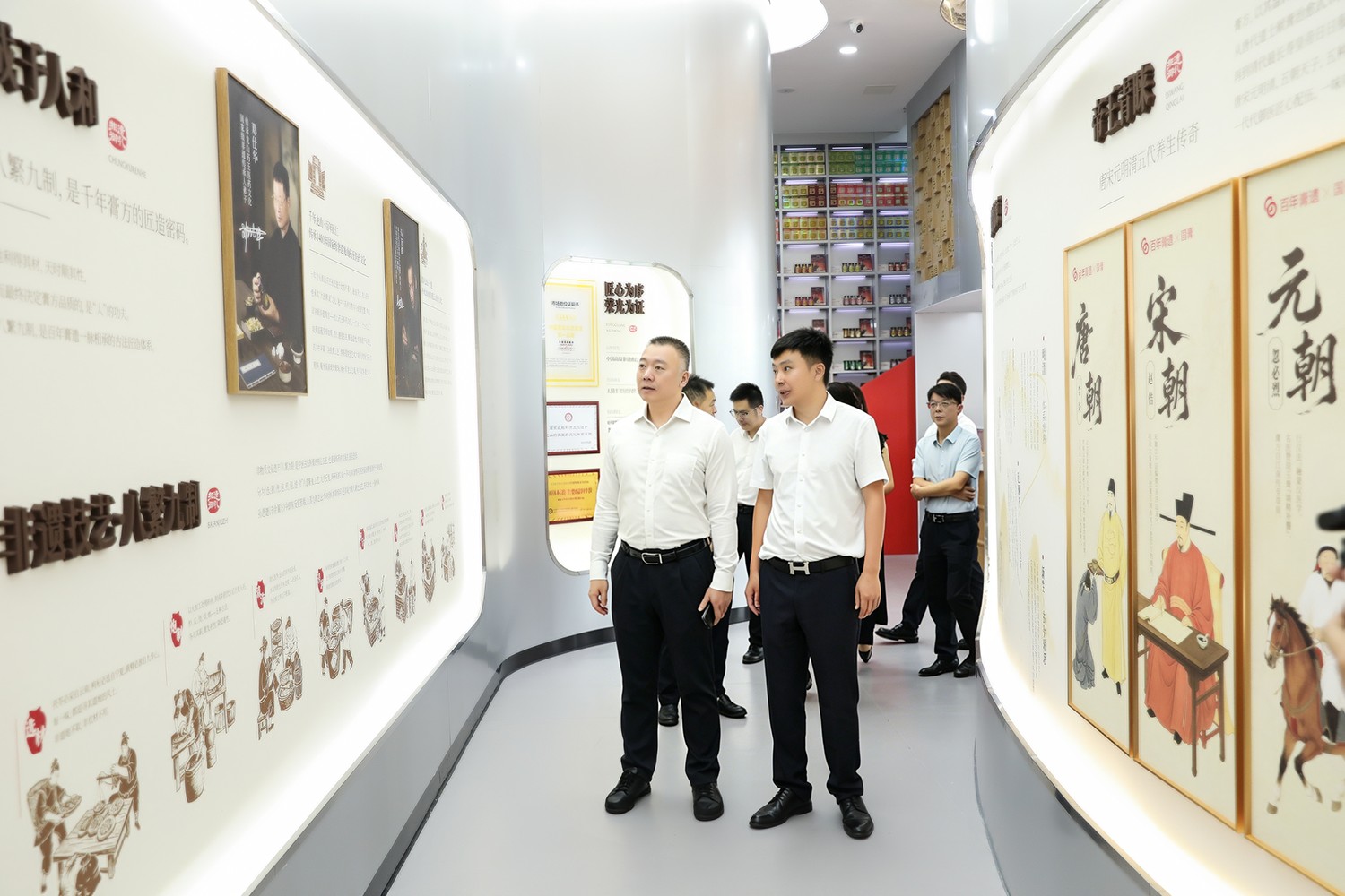 百年膏遗╳国膏透明工厂开业首秀引热潮，端午竞渡正当时，膏方产业启新航